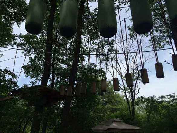 祝賀云屏三峽風(fēng)景名勝區滑索、滑草、叢林穿越調試完畢