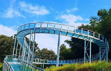 玻璃水滑道廠(chǎng)家打造景區新項目